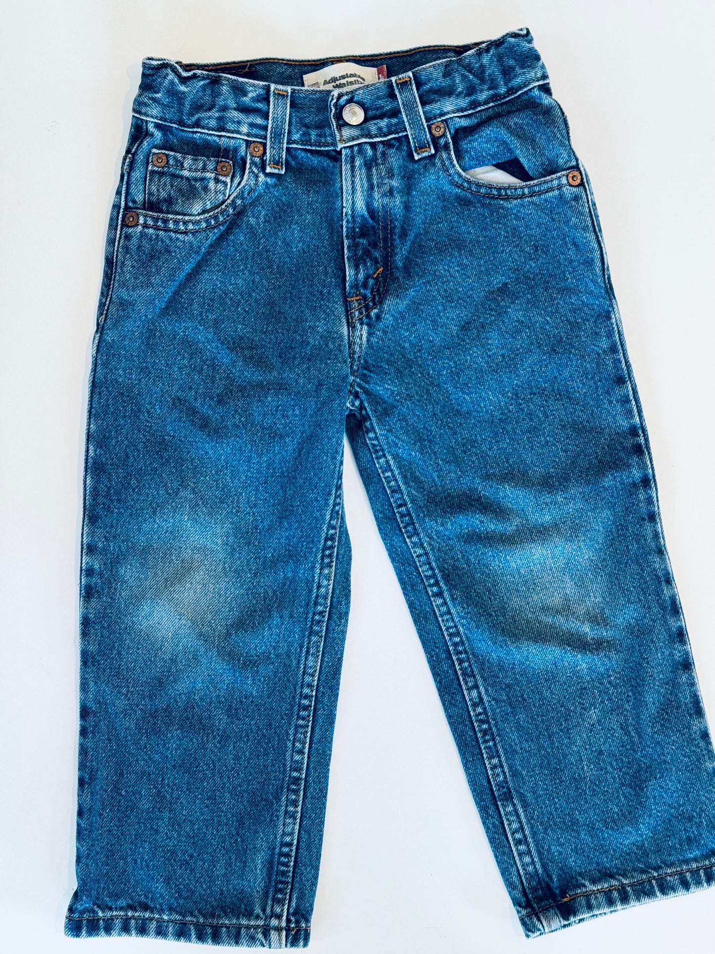 Dark wash Levi’s - 4Y