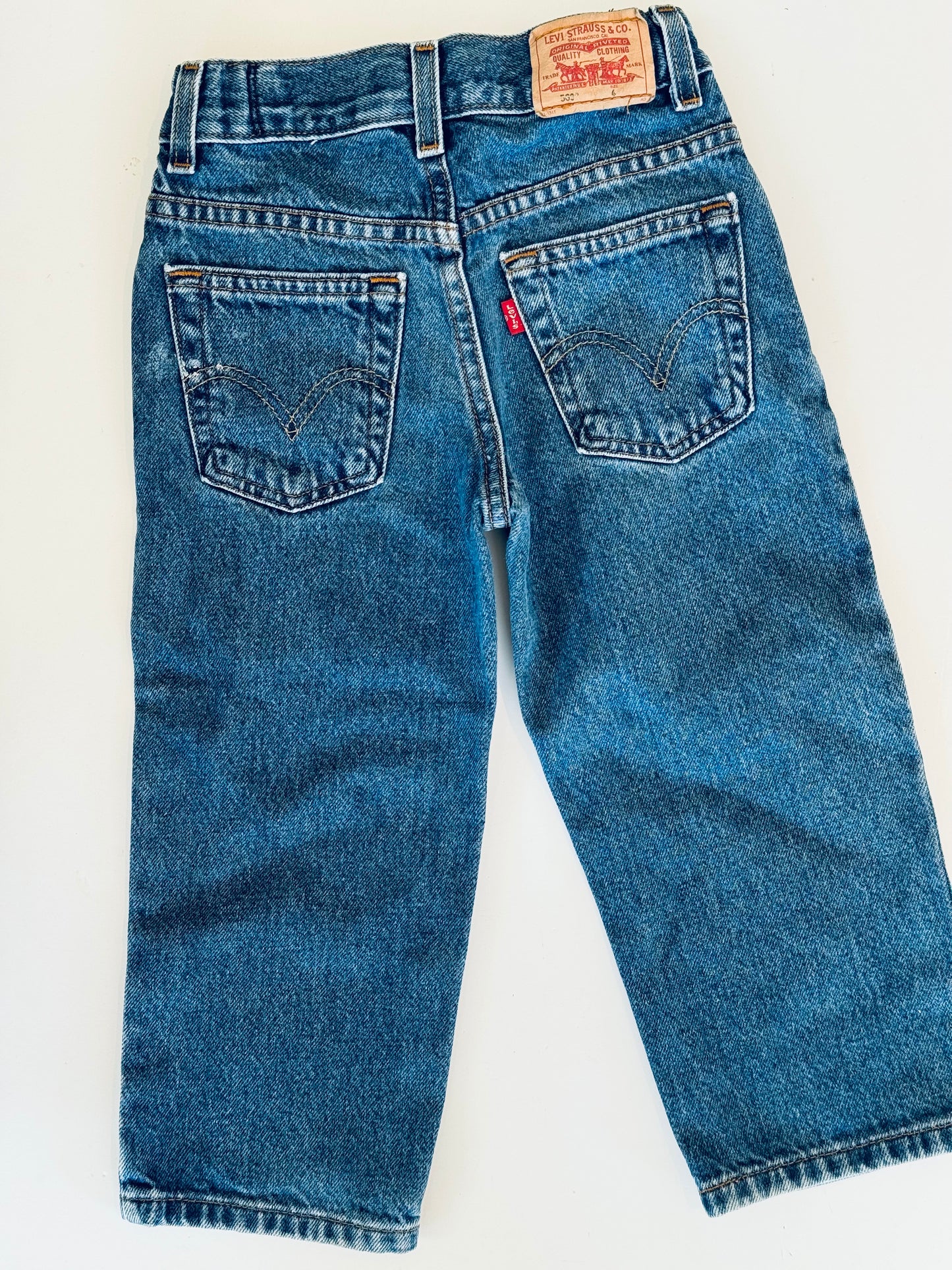 Dark wash Levi’s - 4Y